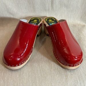 TORPATOFFELN Sz 39 Patent Leather Wooden Soles Straps Removed Leather Clogs
